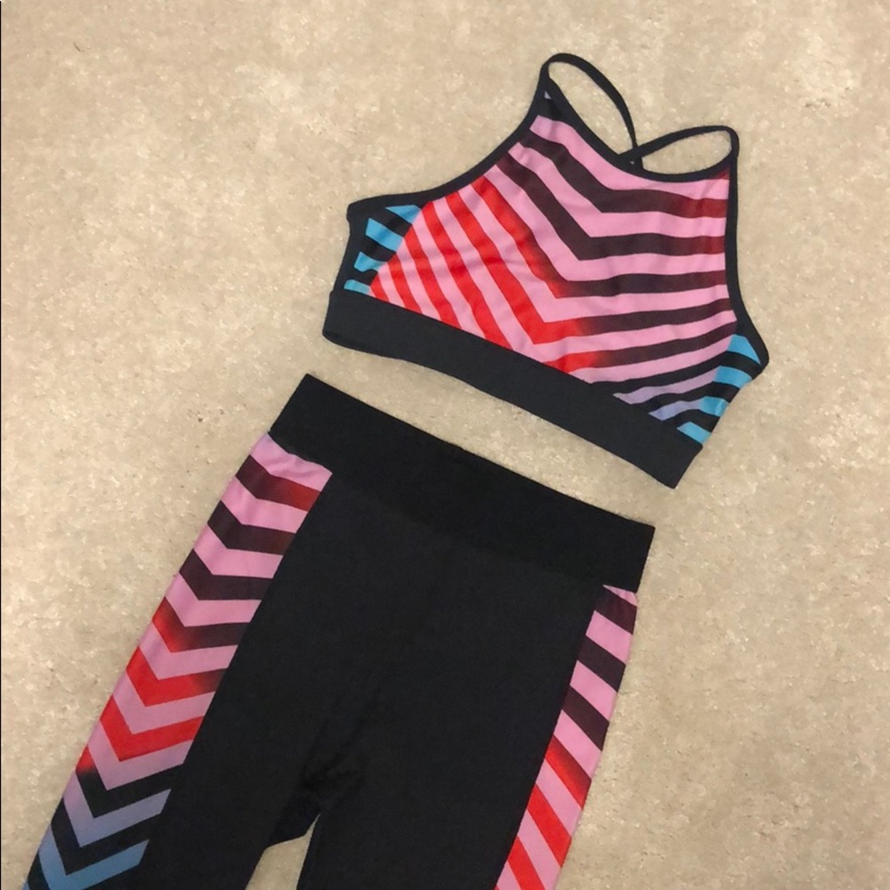 Noli matching leggings and sports bra